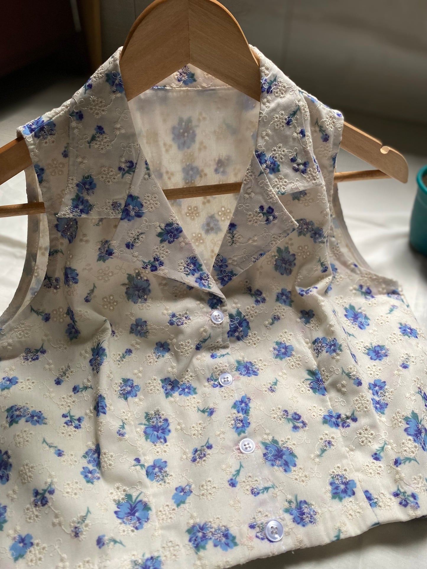 Daisy - High-Collar Sleeveless Chikankari Blouse