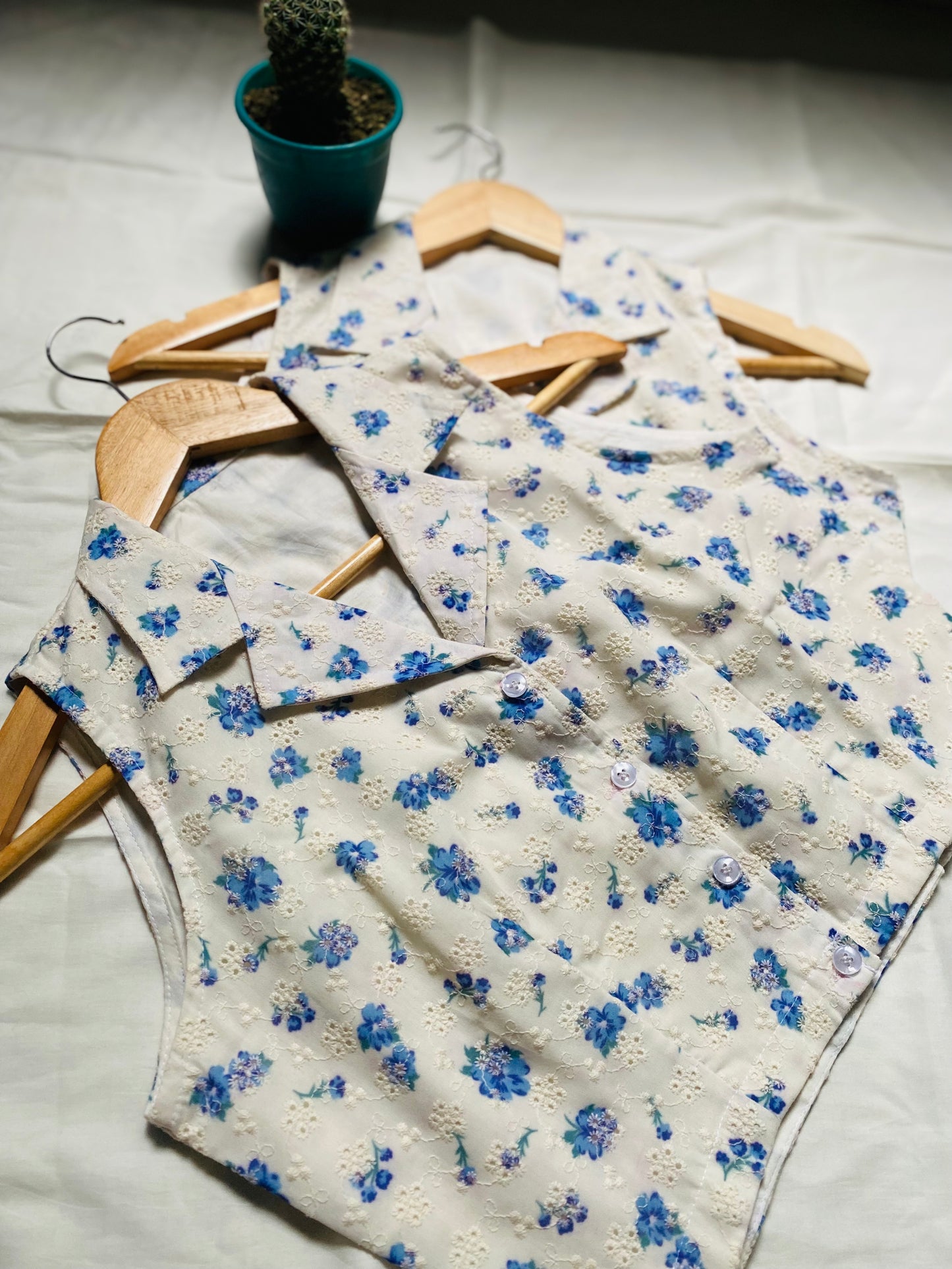 Daisy - High-Collar Sleeveless Chikankari Blouse